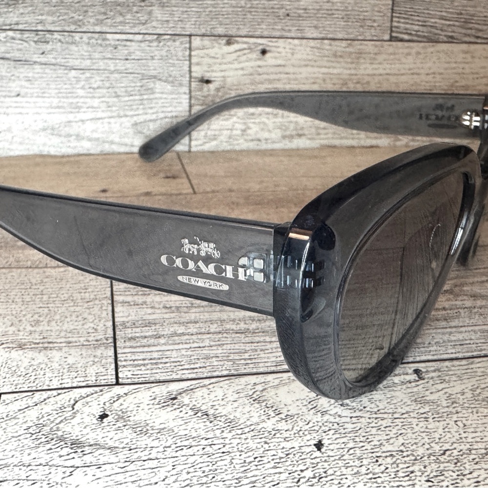 COACH Sunglasses EUC - Picture 4 of 8